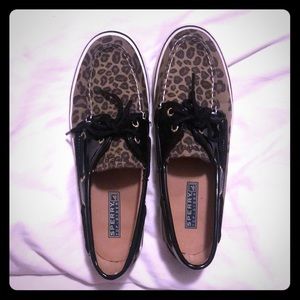 Leopard sperry top-sister